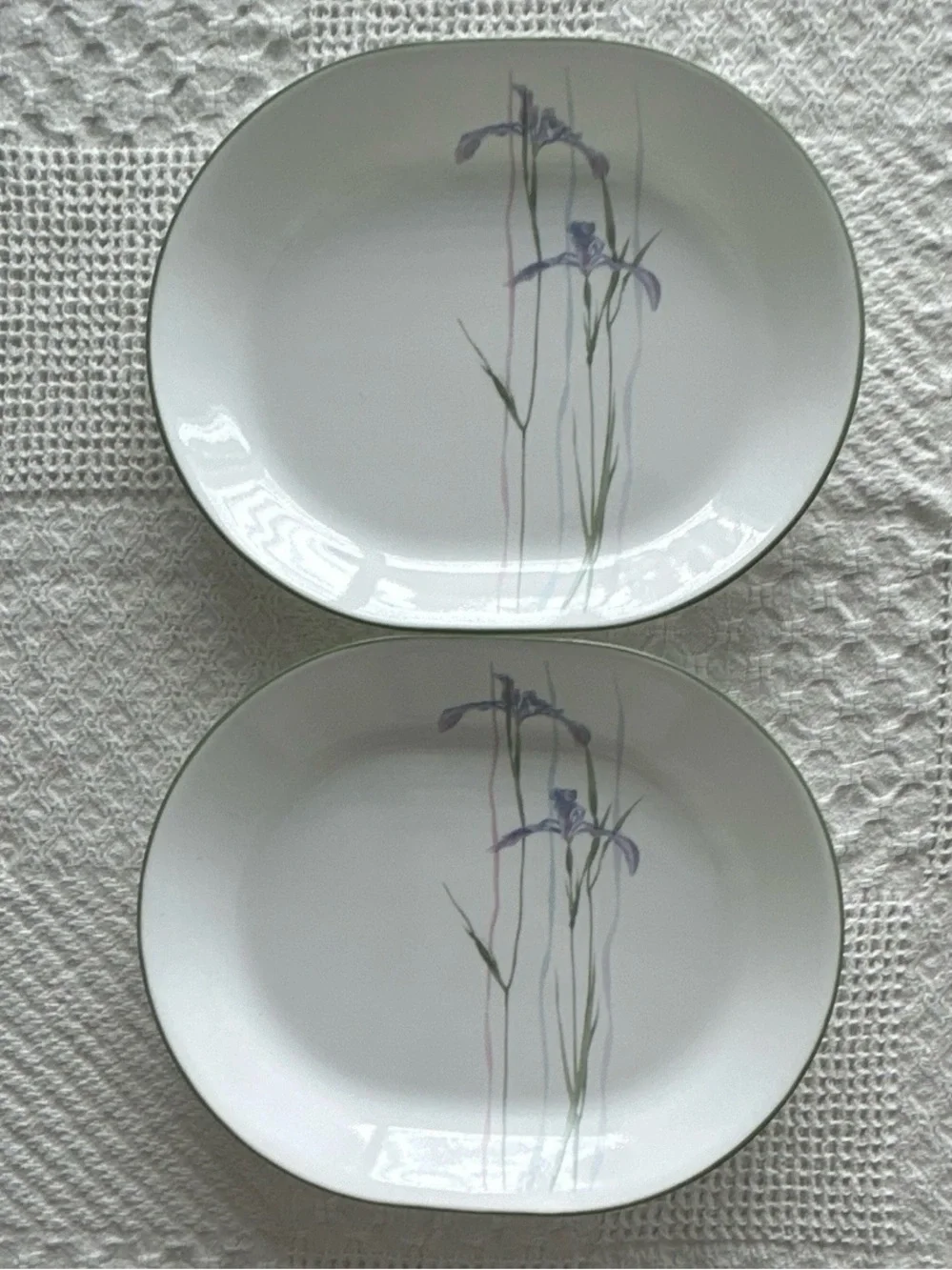 Corelle Shadow Iris Dinnerware Set - Picture 2 of 8